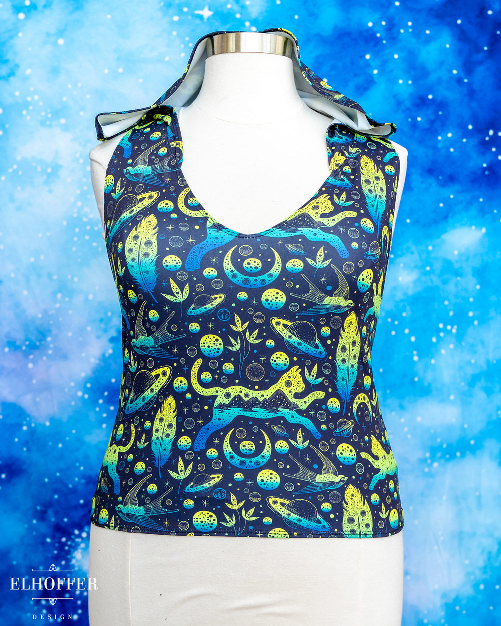 Essential Mara Hooded Crop - Catty Bog Witch