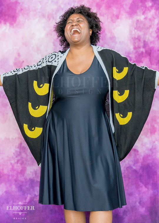 PREORDER - Sassy Magpie Dolman
