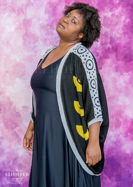 PREORDER - Sassy Magpie Dolman