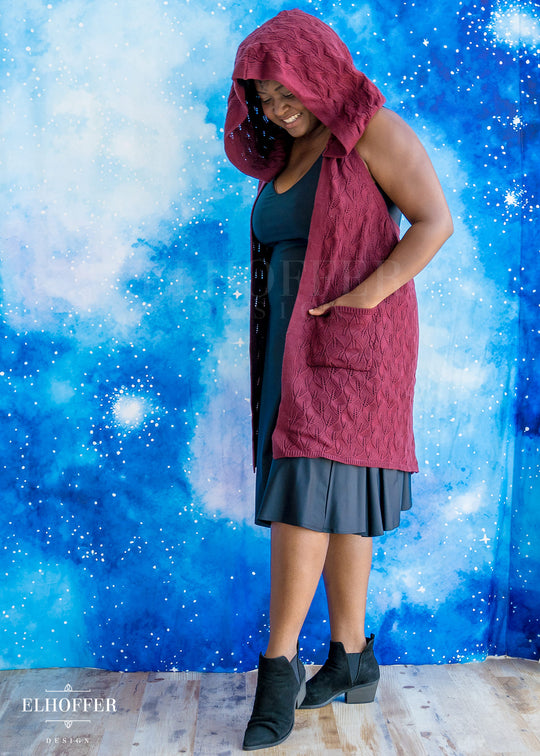 Elven Rogue Hooded Vest - Dragon's Blood Red