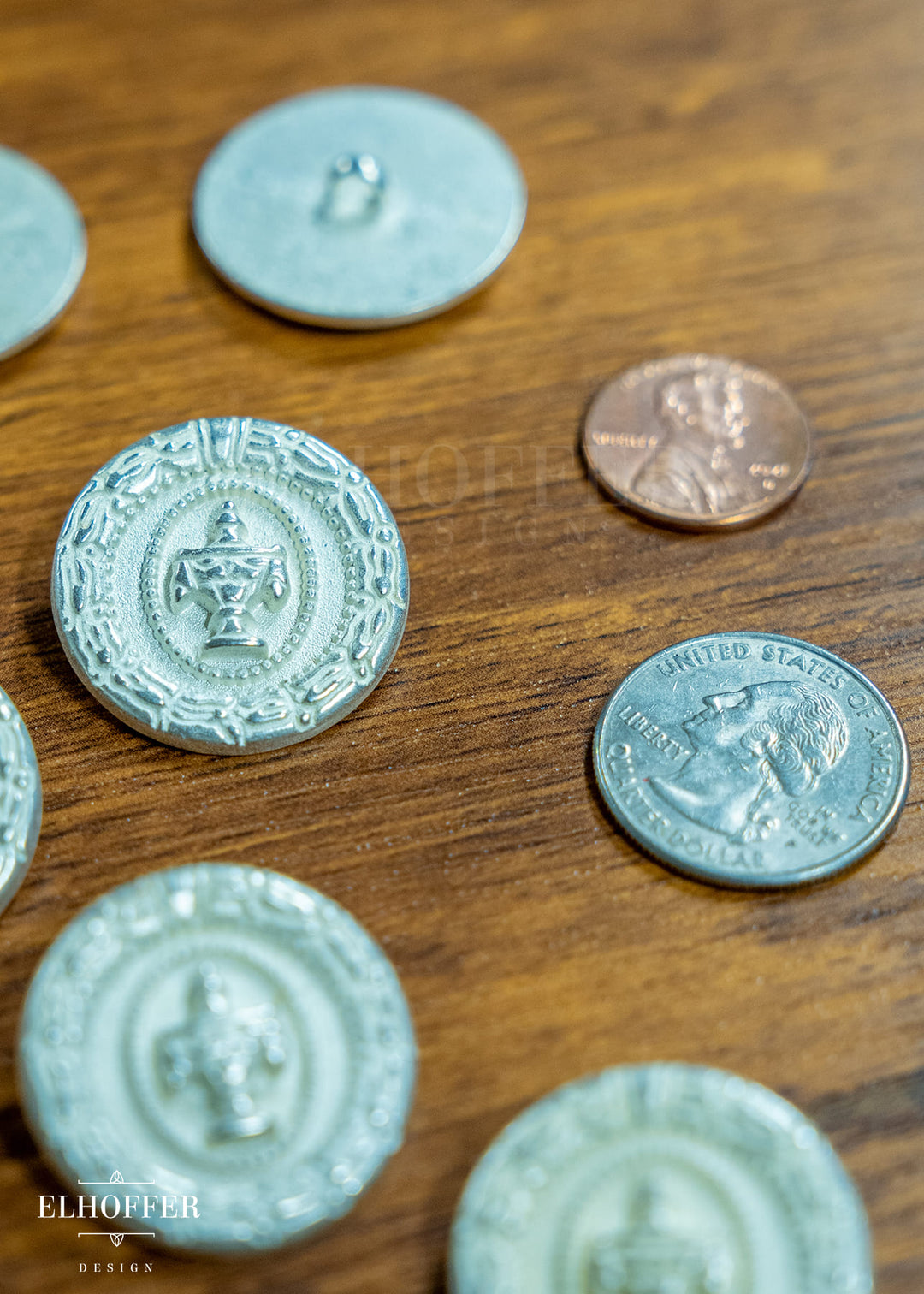 Ancient Vase Shank Buttons - White & Silver Metal - 44L