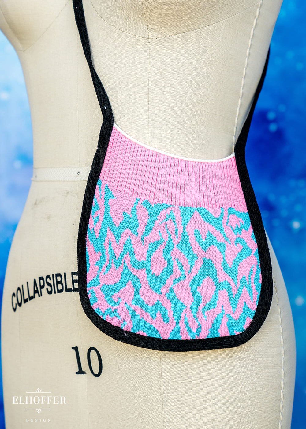 Knit Cross-Body Pouch - Demon Marking Pink/Turqouise