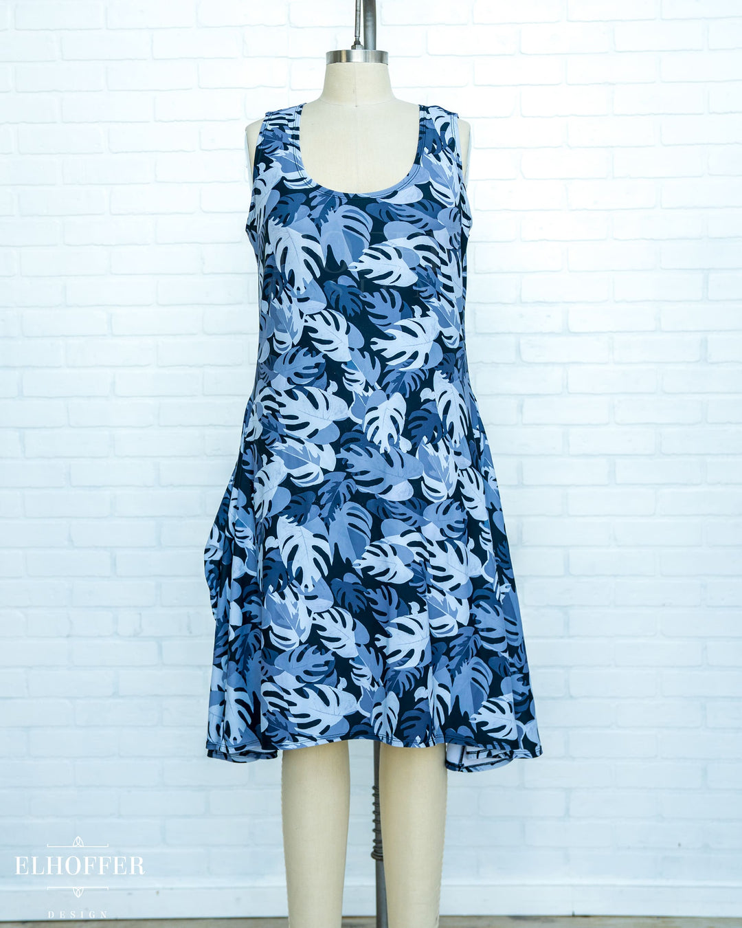 SAMPLE SALE - Essential Scoop Neck Dress - Black + White Monstera - XL *pilling*