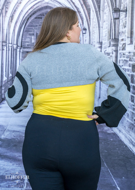 Sassy Magpie Capricorn Crew Crop