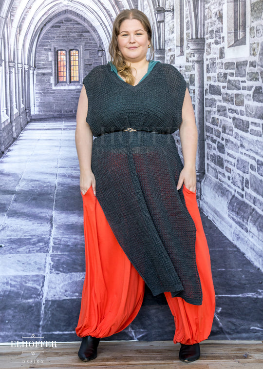 Essential Knight in Knitted Armor Tunic - Charcoal Grey