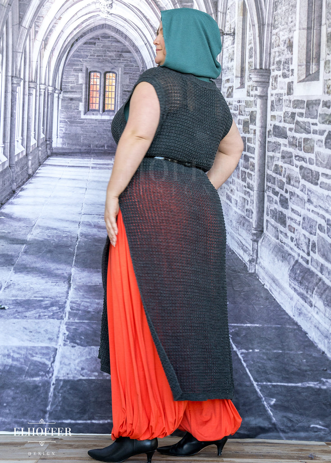 Essential Knight in Knitted Armor Tunic - Charcoal Grey