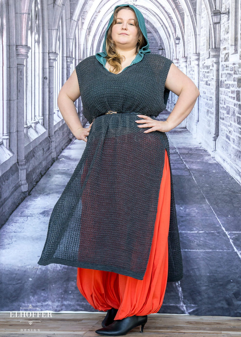 Essential Knight in Knitted Armor Tunic - Charcoal Grey