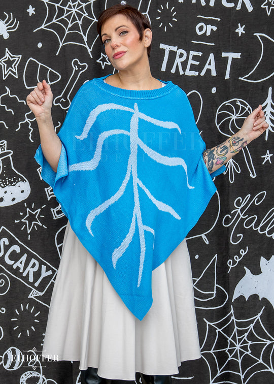 Essential Leaf Poncho - Frosty Blue