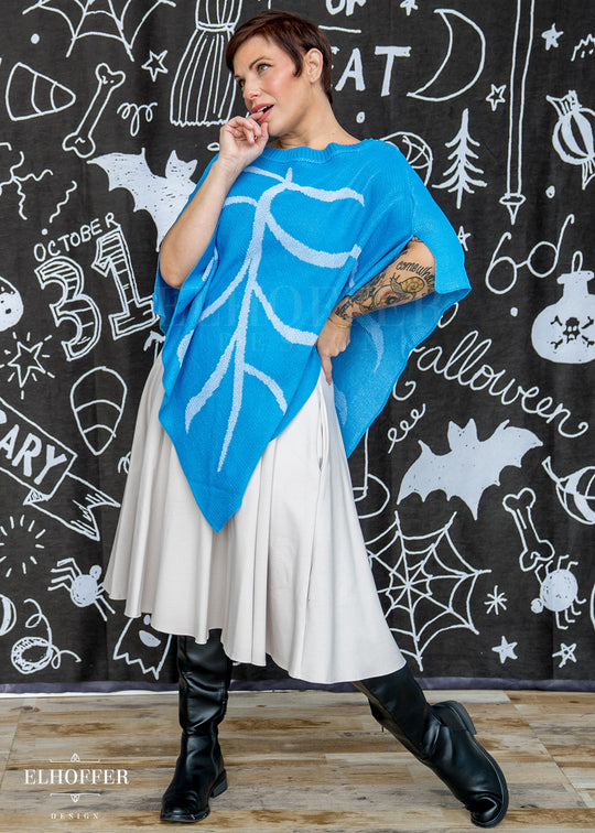 Essential Leaf Poncho - Frosty Blue