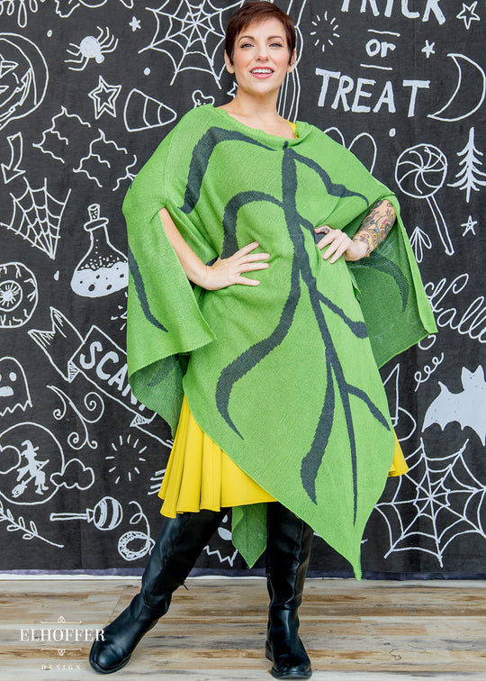 Essential Leaf Poncho - Spring Green
