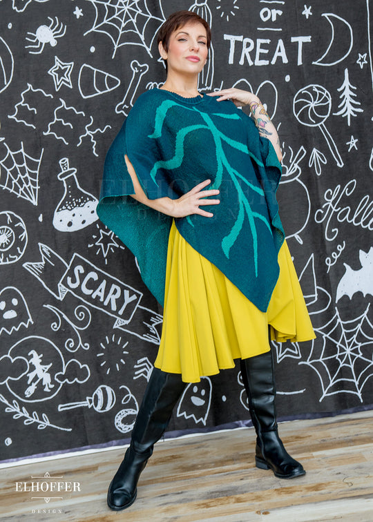 Essential Leaf Poncho - Forest Green