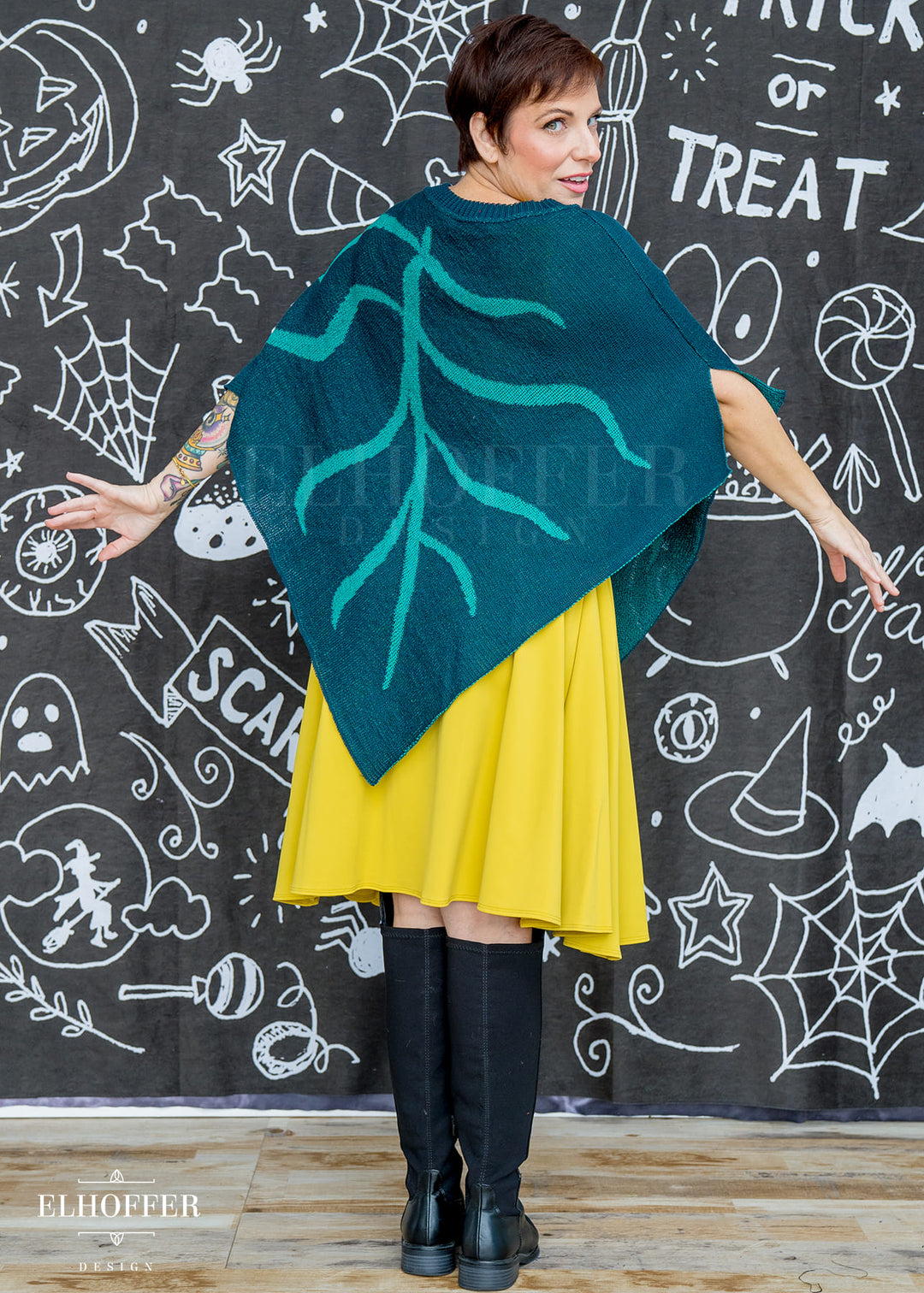 Essential Leaf Poncho - Forest Green
