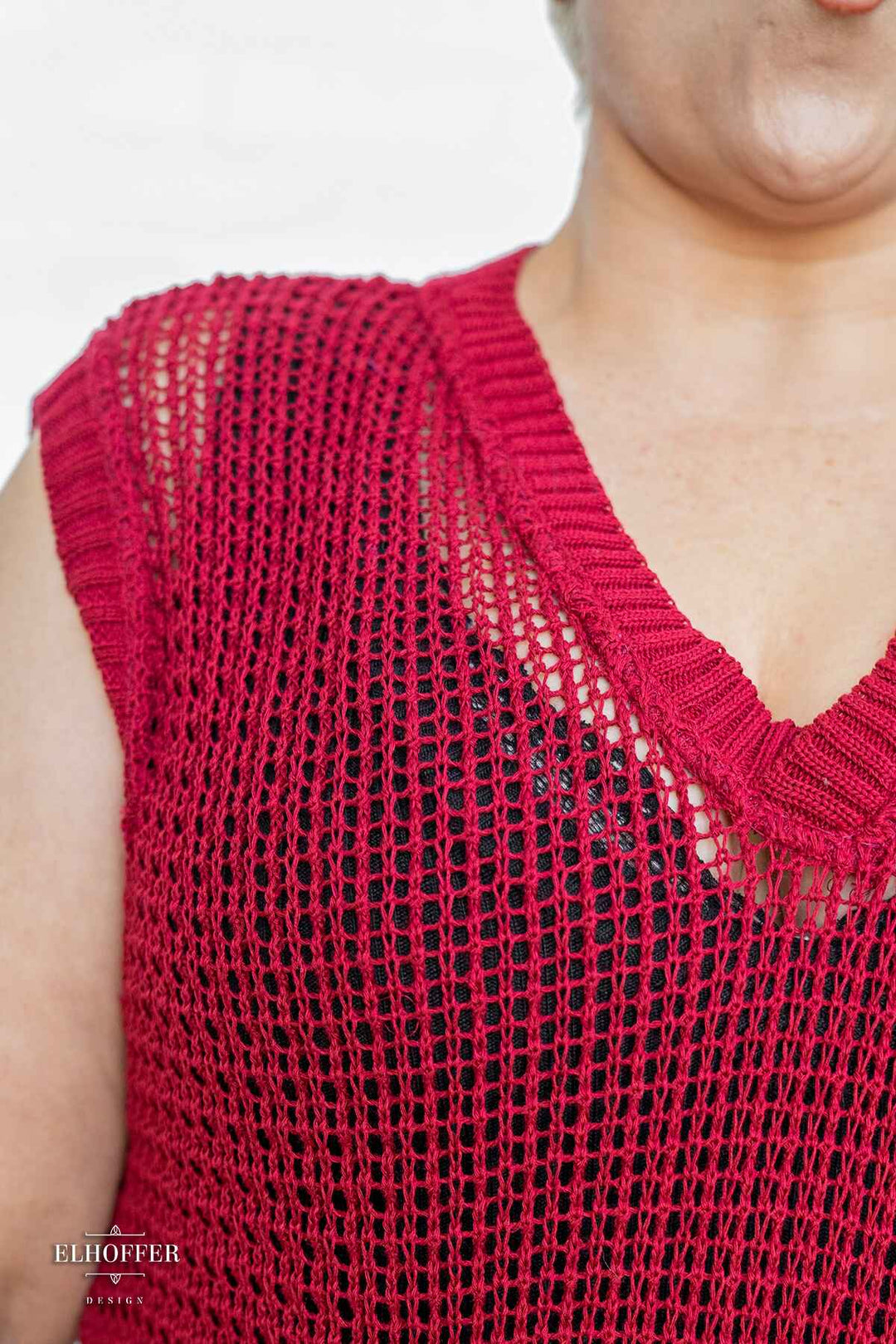 Essential Knight in Knitted Armor Tunic - Imperial Red