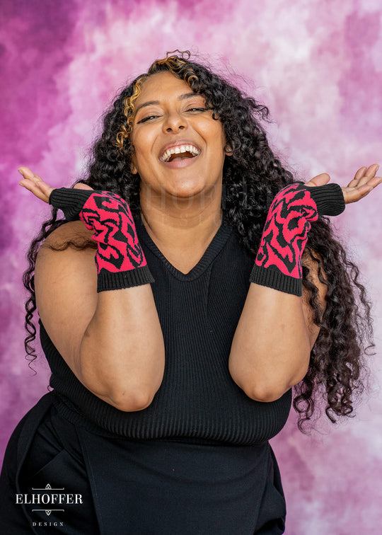 Demon Marking Gloves - Black/Fuschia