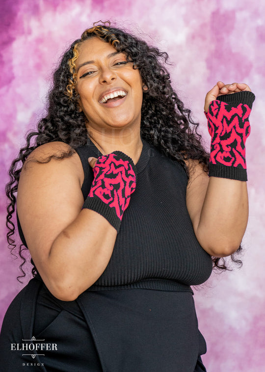 Demon Marking Gloves - Black/Fuschia