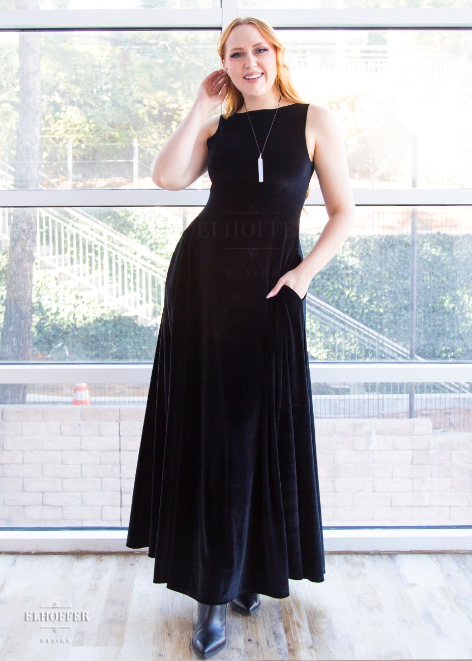 Essential Aquarius Maxi Dress - Black Velvet