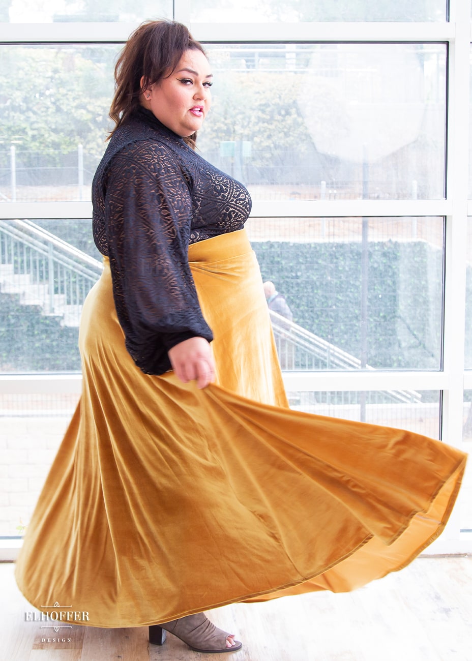 Essential Cindy Maxi Skirt - Gold Velvet