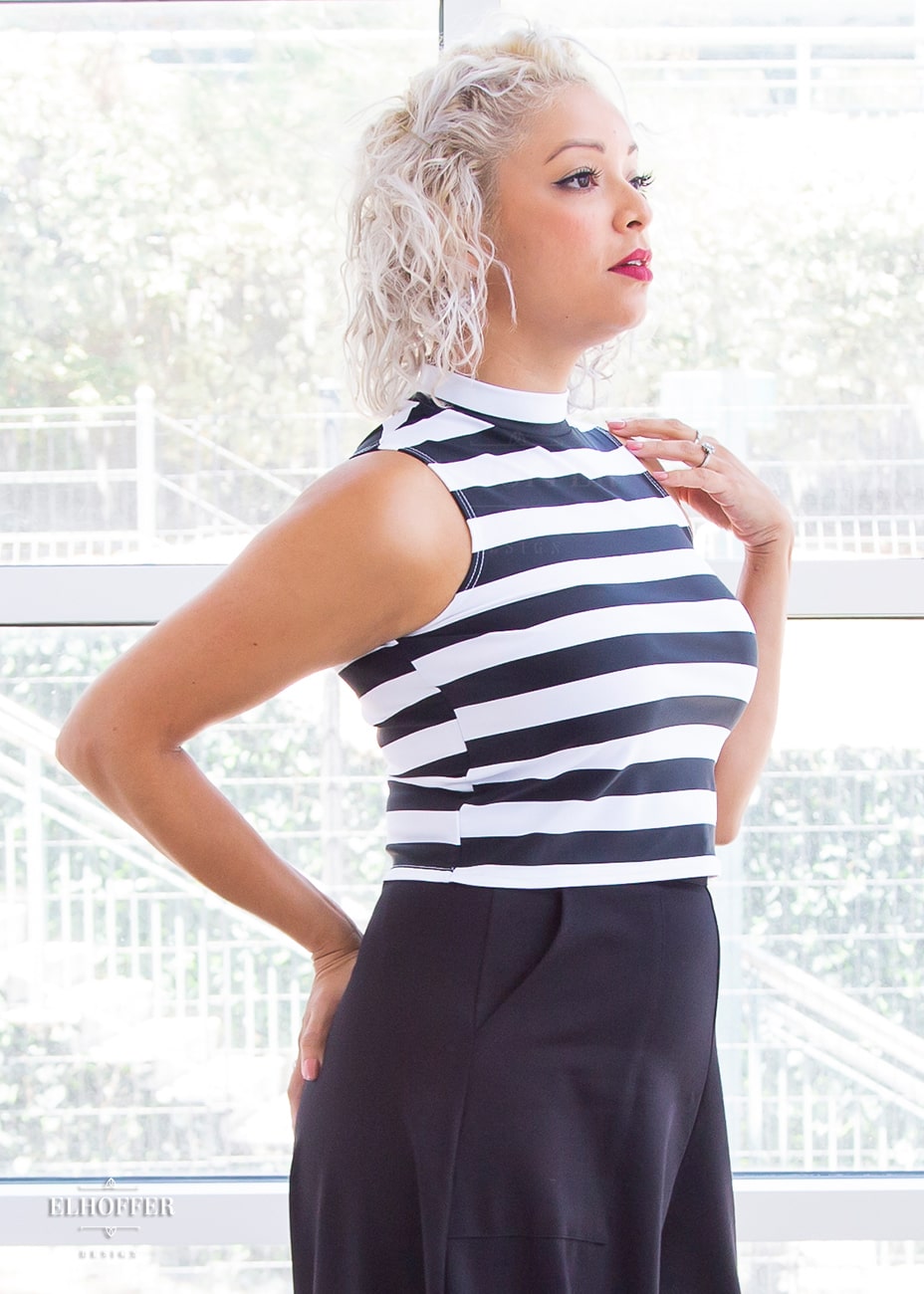 Essential Jes Crop Top - Showtime Stripe