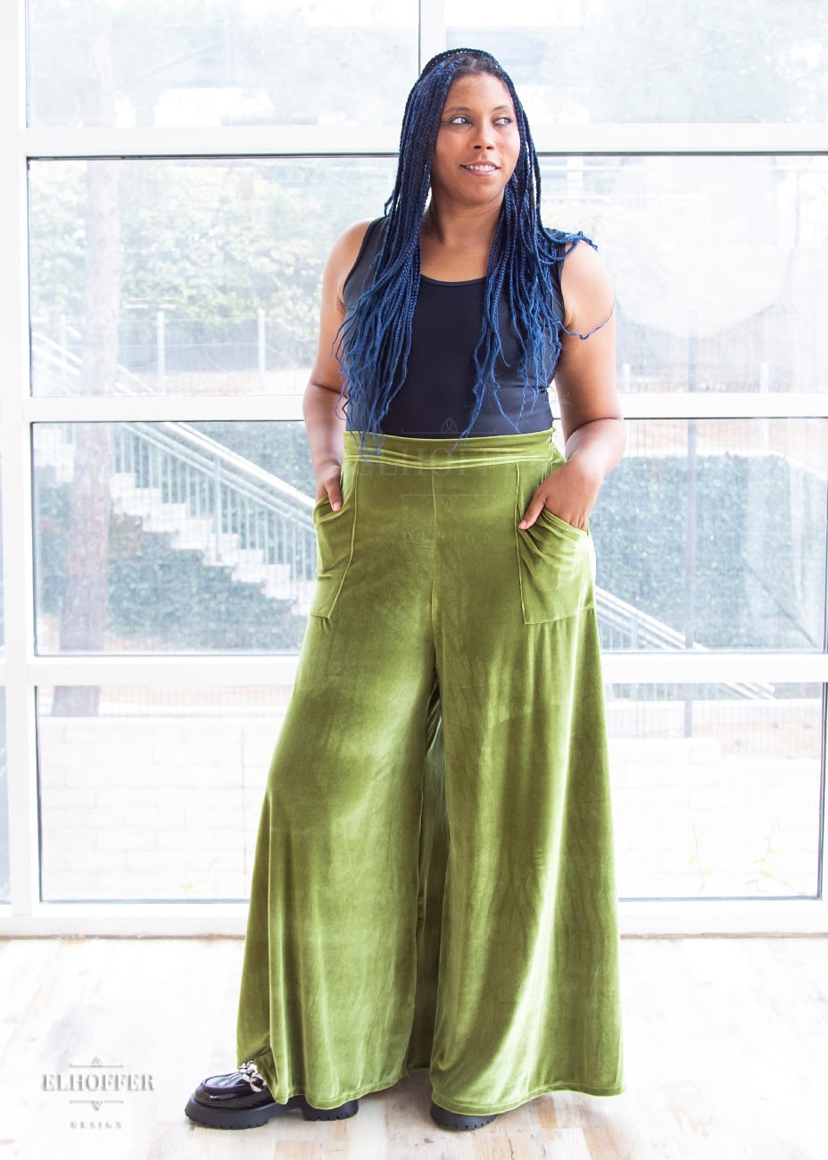 Essential Peggy Pant - Peridot Velvet