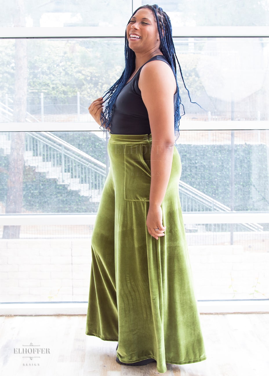 Essential Peggy Pant - Peridot Velvet