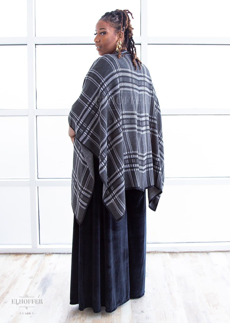 Essential Tartan Poncho - Charcoal