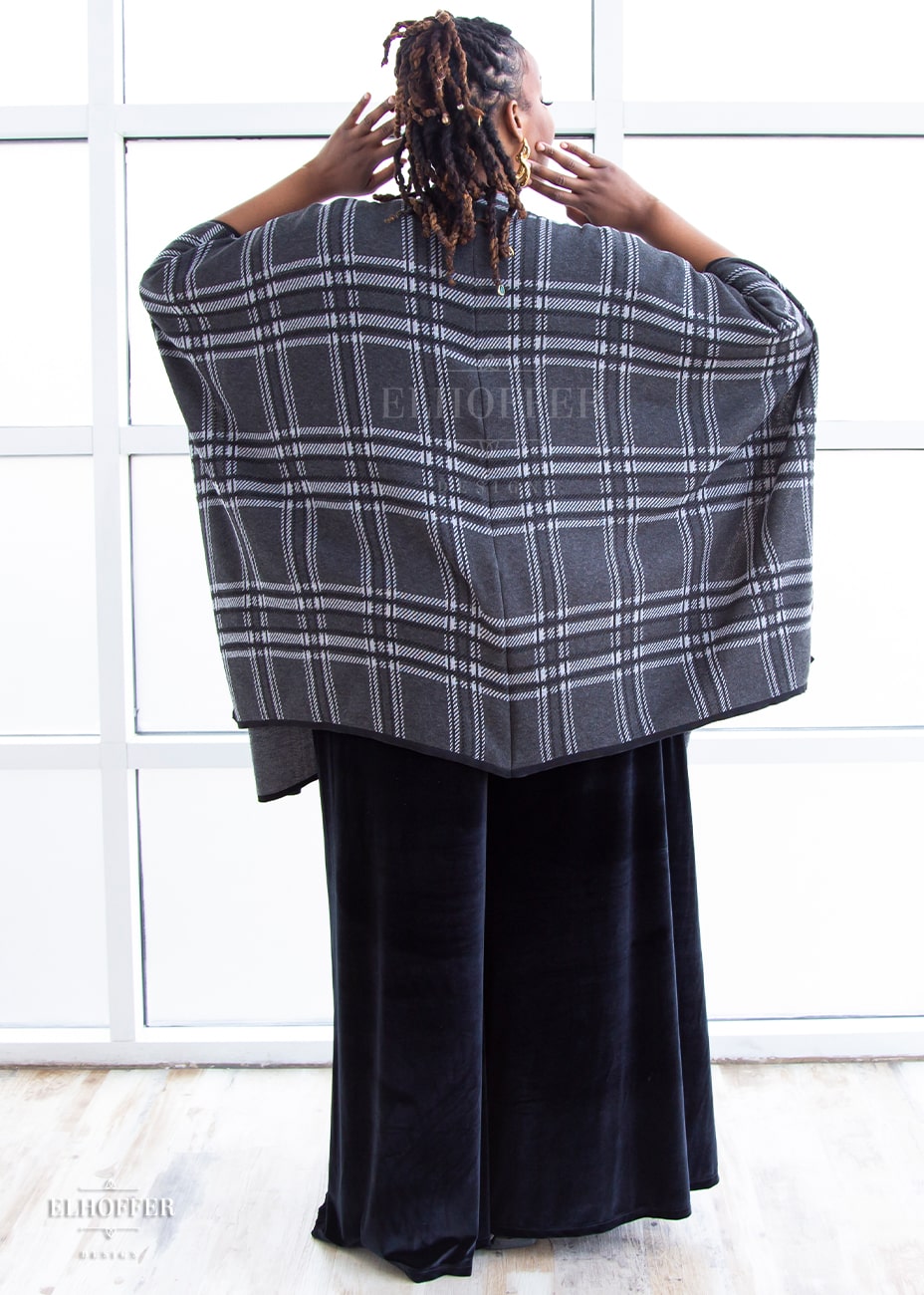 Essential Tartan Poncho - Charcoal