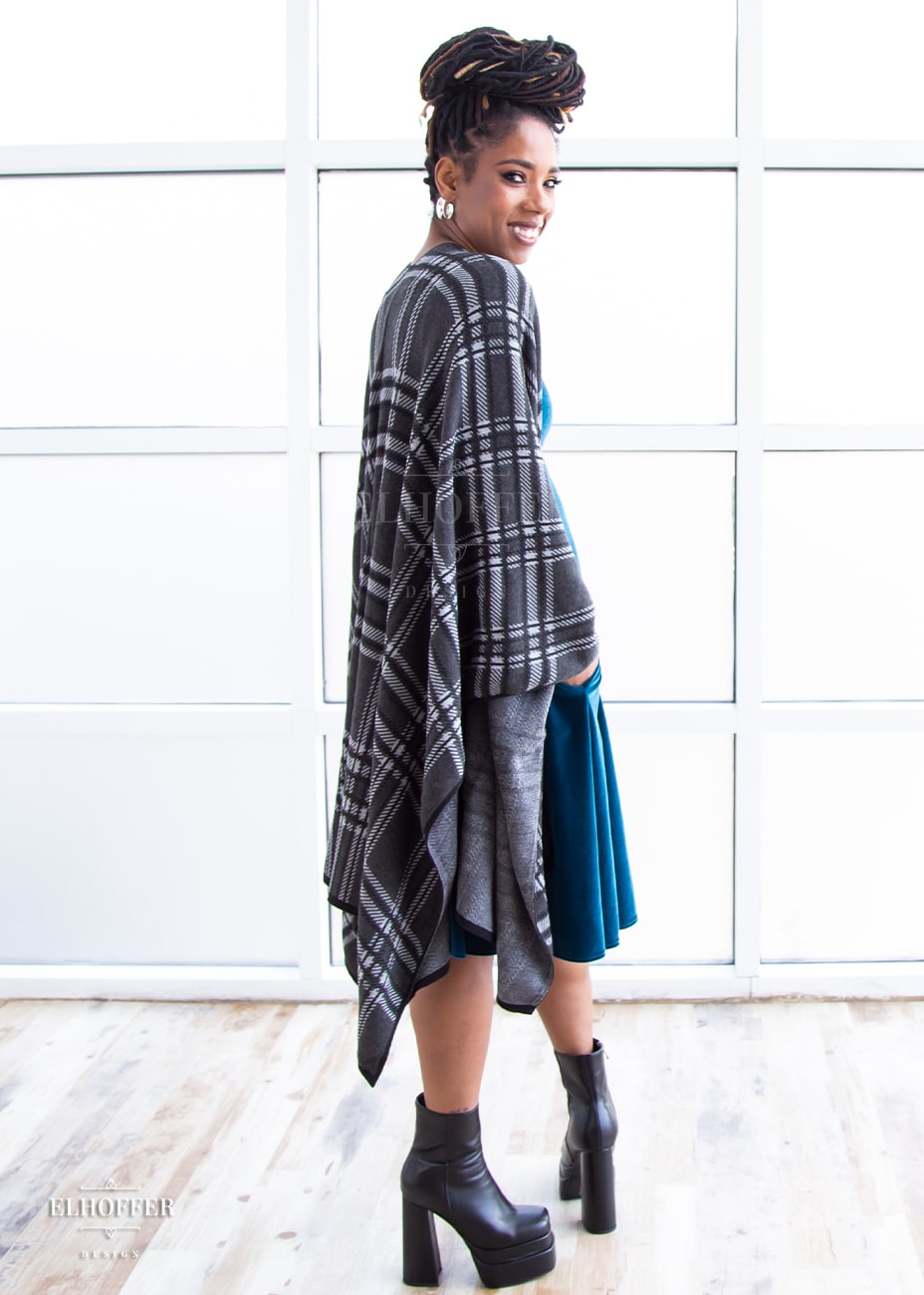 Essential Tartan Poncho - Charcoal